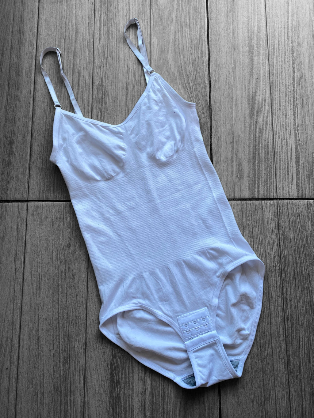 Body reductor con broche