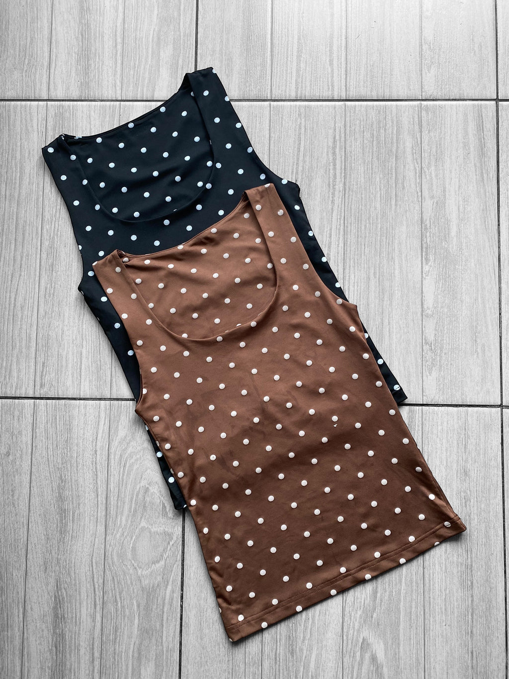Polera larga lunares