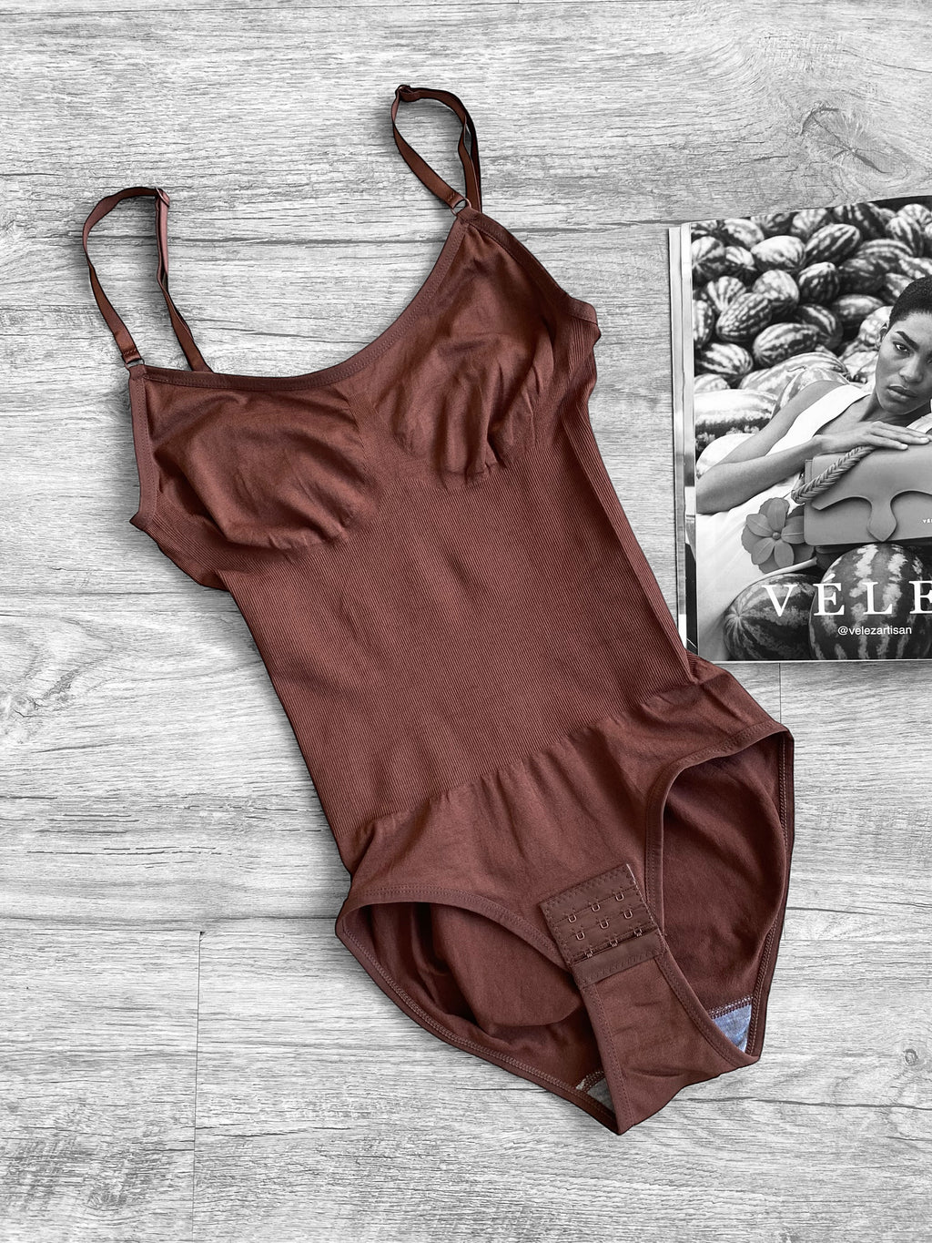 Body reductor con broche