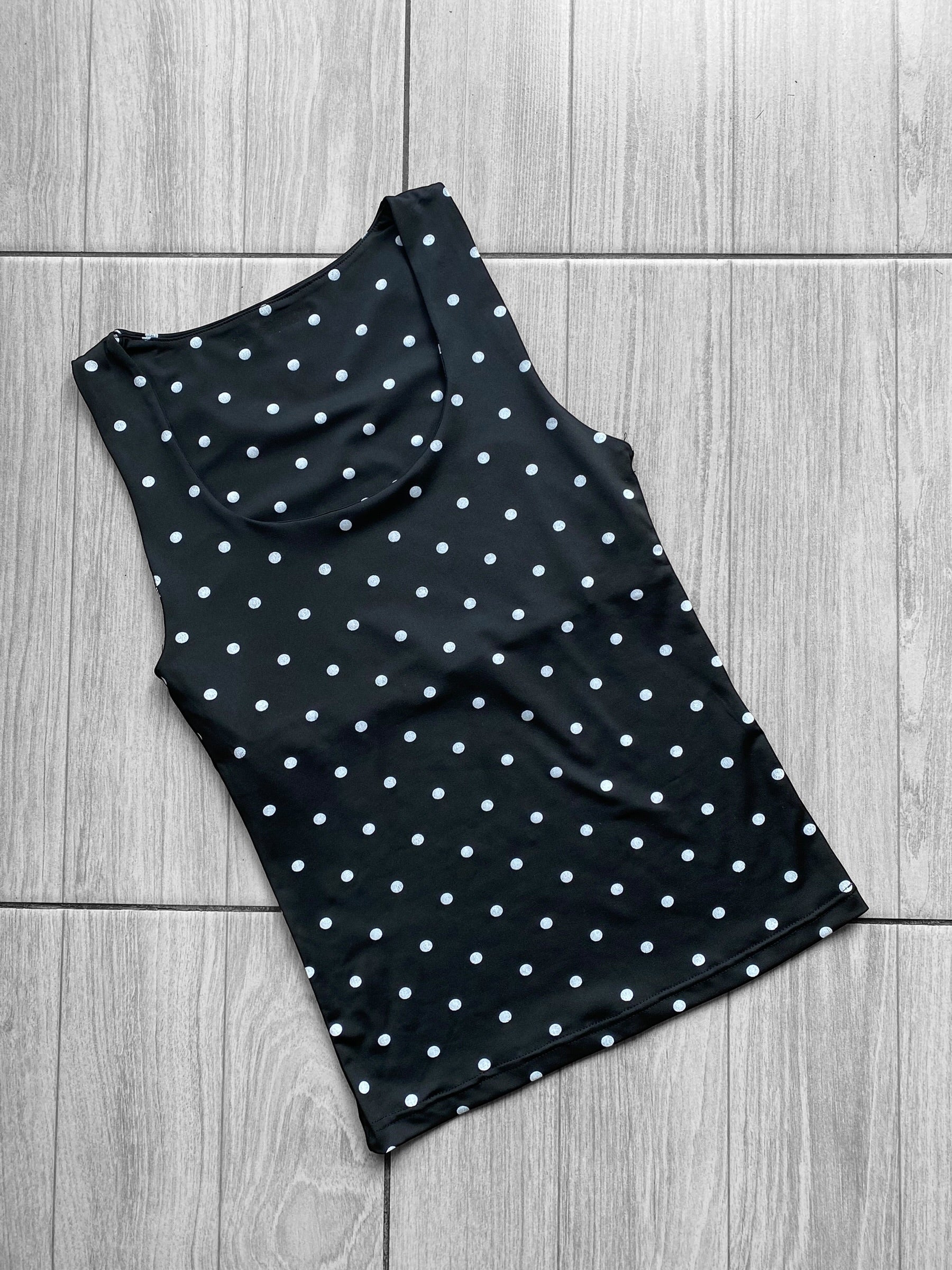 Polera larga lunares