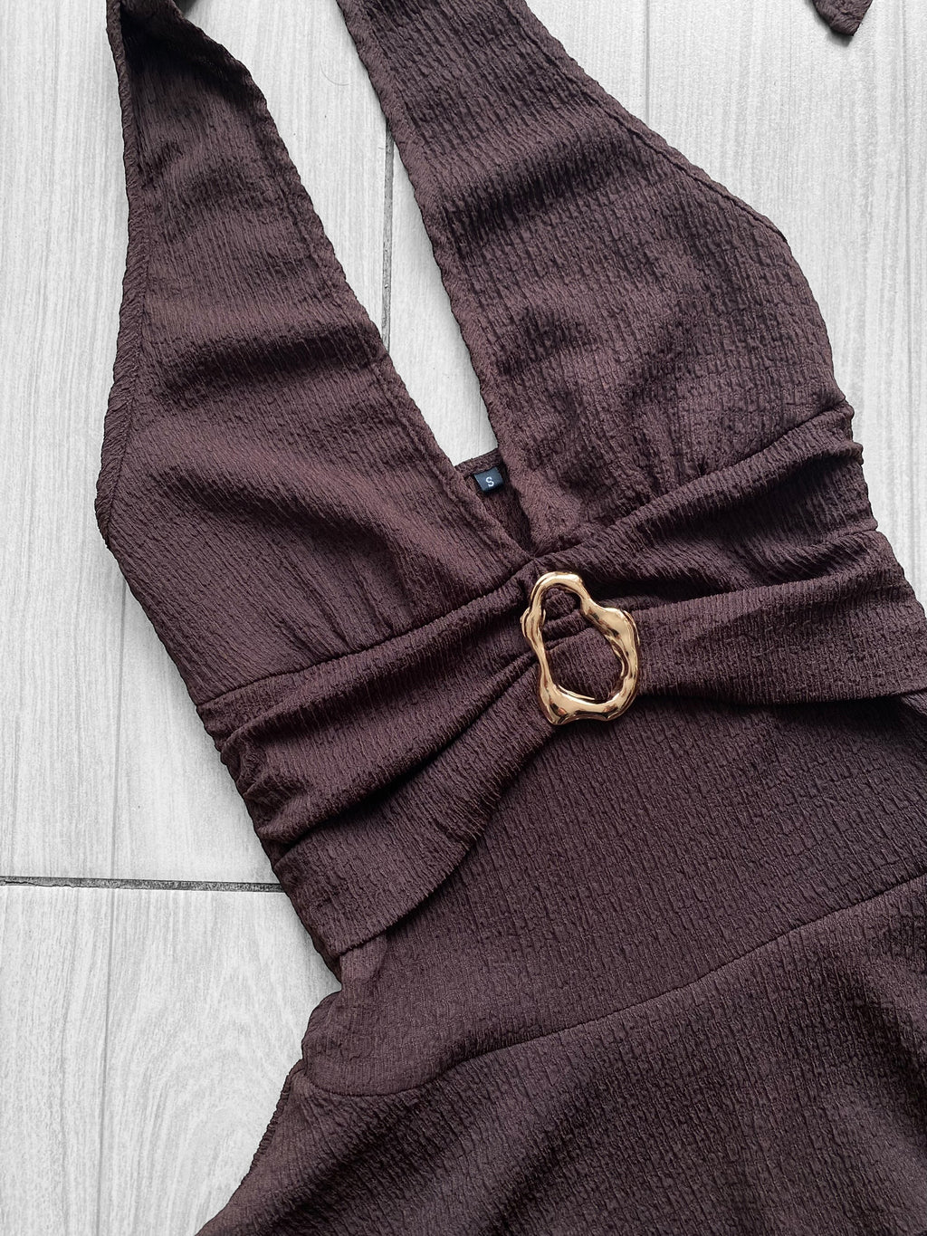 Vestido con hebilla